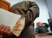 Двух наркополицейских из Волжского обвиняют в подлогах и вымогательстве