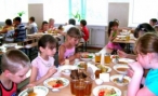 В Волгограде детей кормили некачественными продуктами