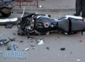В Волгограде школьник на мопеде сбил 8-летнюю девочку В Волгограде школьник на мопеде сбил 8-летнюю девочку