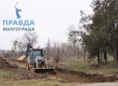 В Волгограде на Аллее России в Мемориальном парке началось устройство пешеходных дорожек В Волгограде на Аллее России в Мемориальном парке началось устройство пешеходных дорожек